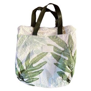 ❌ S O L D ❌  Aloha Collection day Tripper Bag Like new. Small flaw